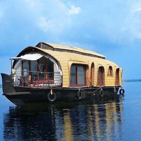 فندق أكوا كاستل هاوس بوت - باي أكوا جمبو هاوس بوتس Alappuzha المظهر الخارجي الصورة