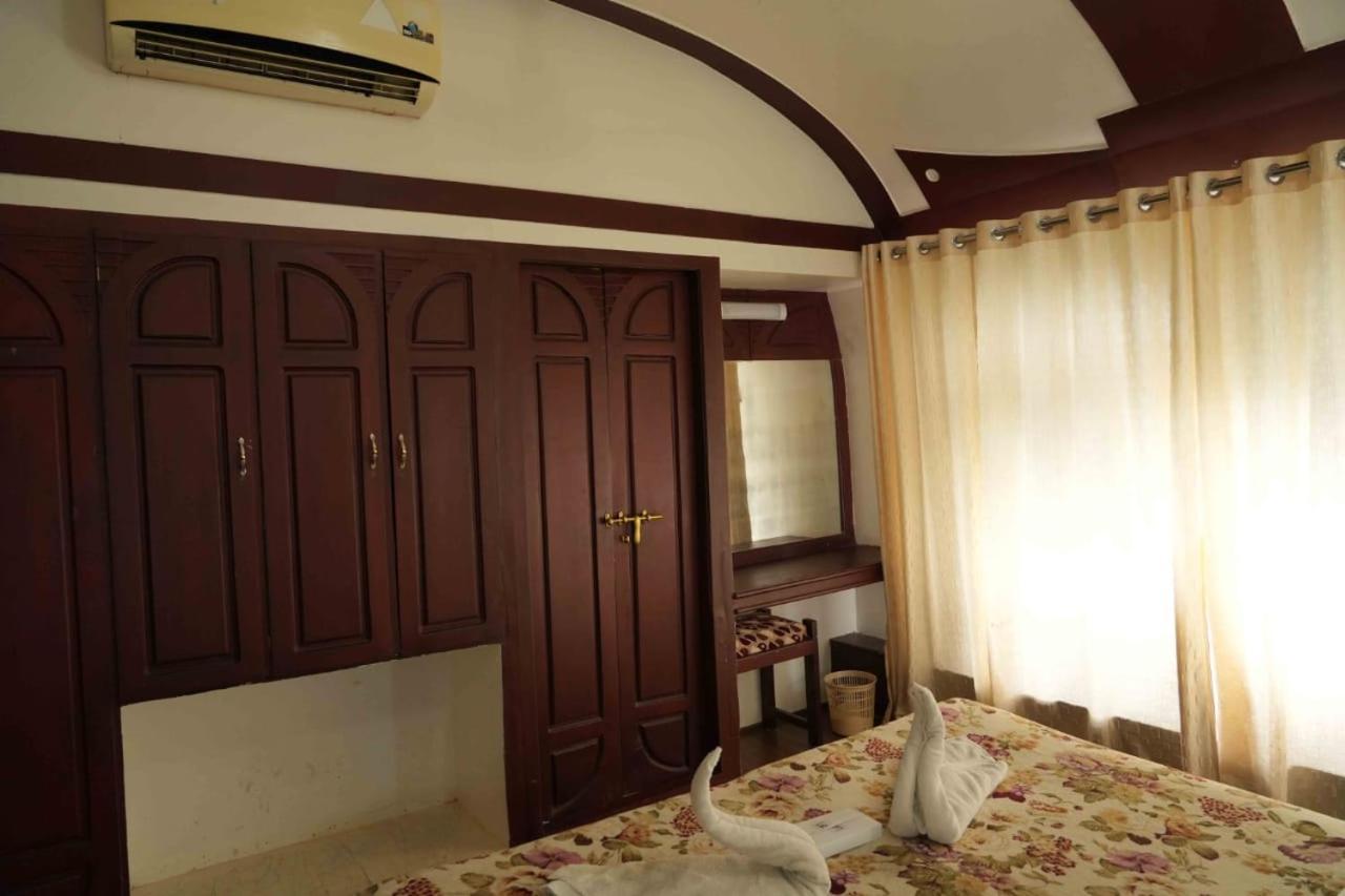 فندق أكوا كاستل هاوس بوت - باي أكوا جمبو هاوس بوتس Alappuzha المظهر الخارجي الصورة